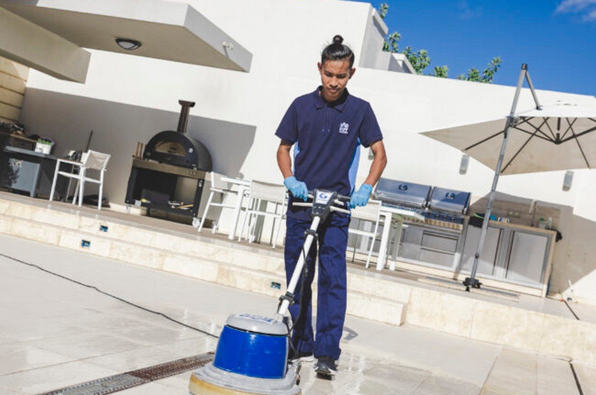 Pool side and post construction cleaning in Dubai