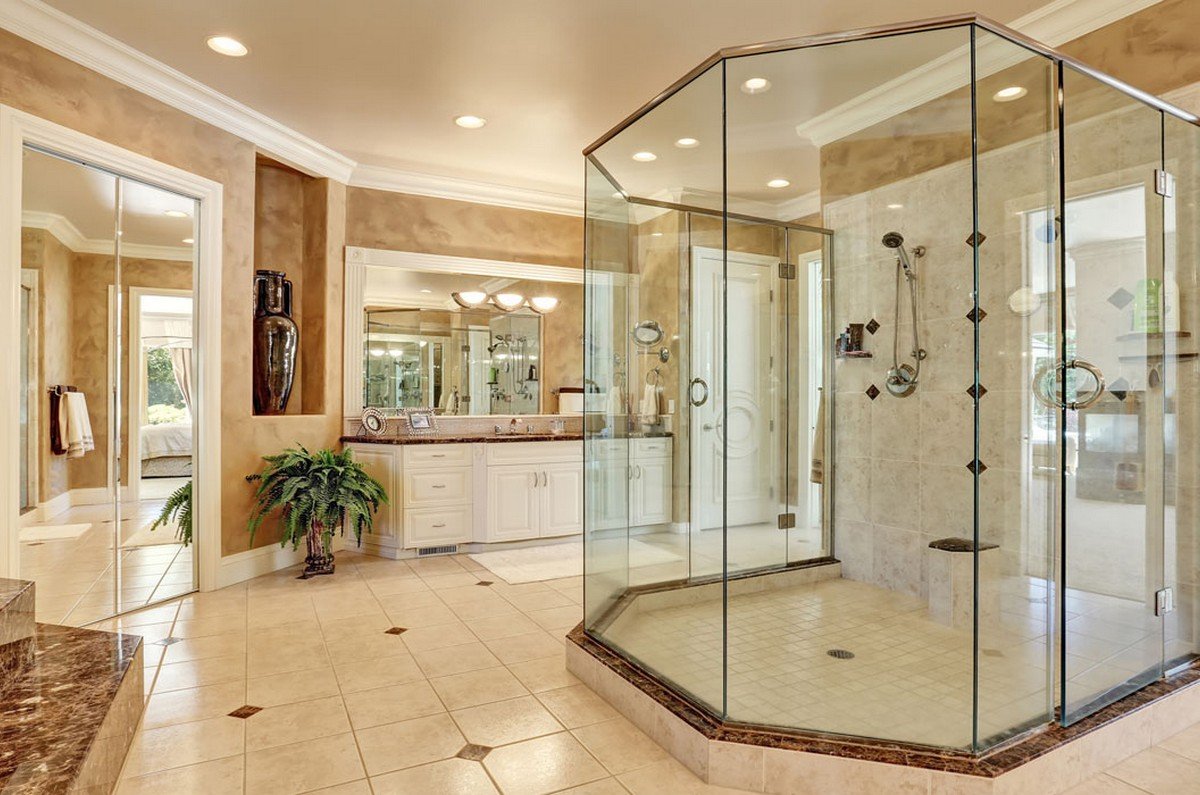 Modern Shower Glass in Dubai