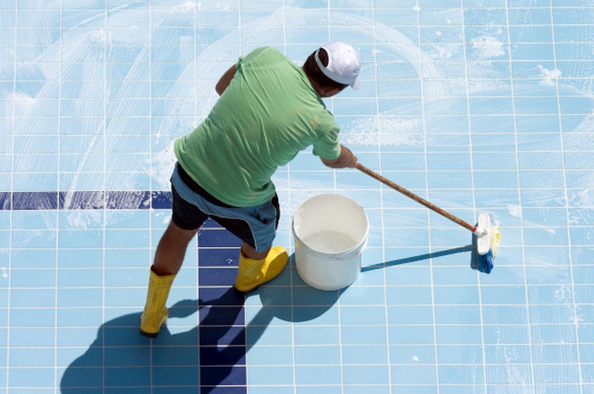 Swimming Pool Title Cleaning