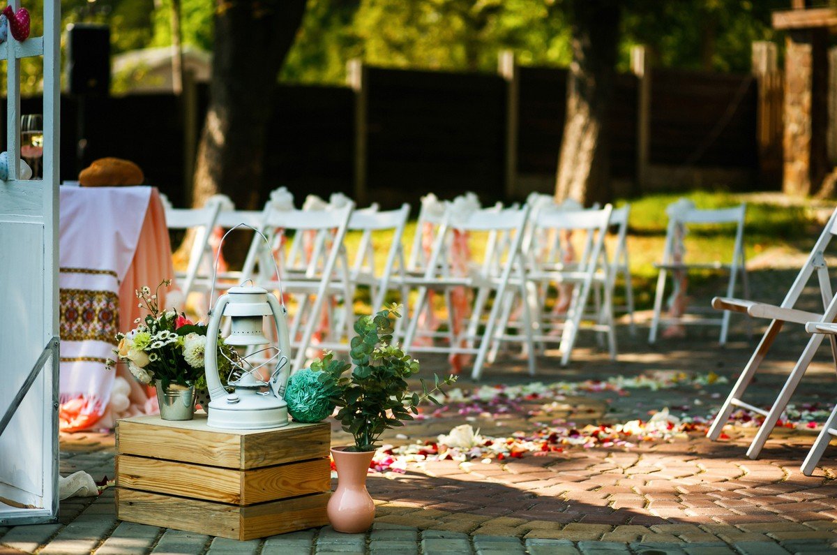 outdoor wedding decor